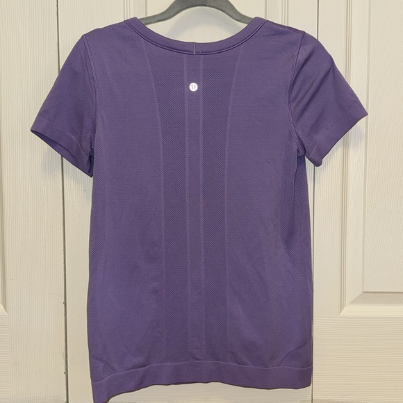 lululemon athletic shirt - Picture 2 of 3